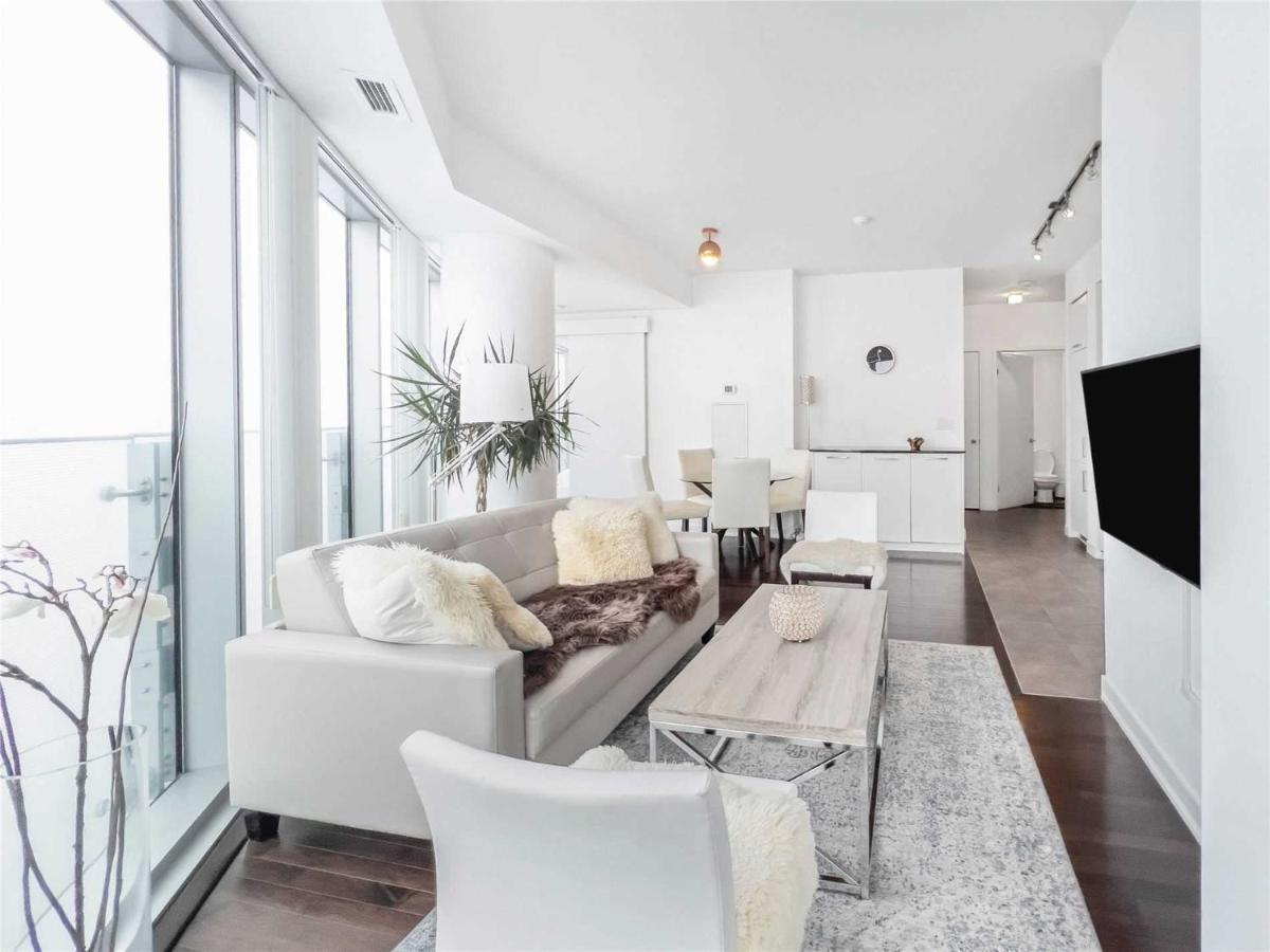 Luxury Condo In The Heart Of Toronto - Next To Scotiabank Arena 외부 사진
