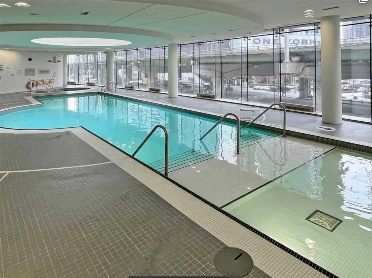 Luxury Condo In The Heart Of Toronto - Next To Scotiabank Arena 외부 사진